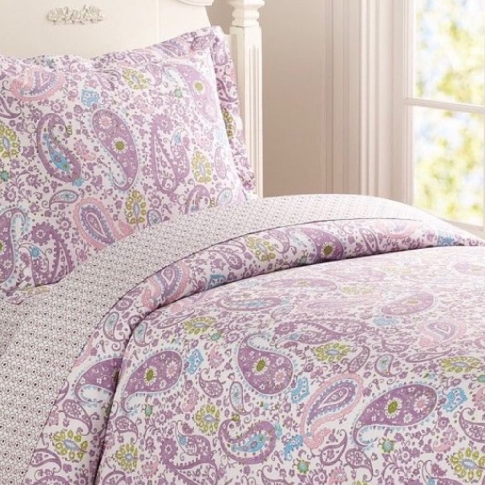 POTTERY BARN Kids Brooklyn Purple Paisley Duvet